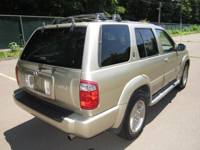 Infiniti QX4 2002 photo 1