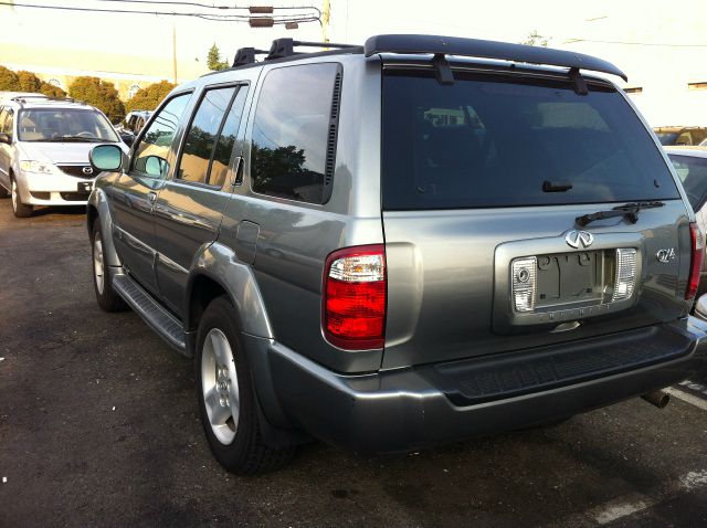 Infiniti QX4 Ram 3500 Diesel 2-WD SUV