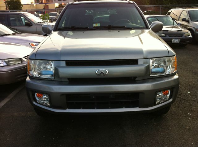 Infiniti QX4 2003 photo 4