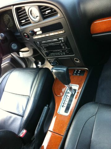 Infiniti QX4 2003 photo 5