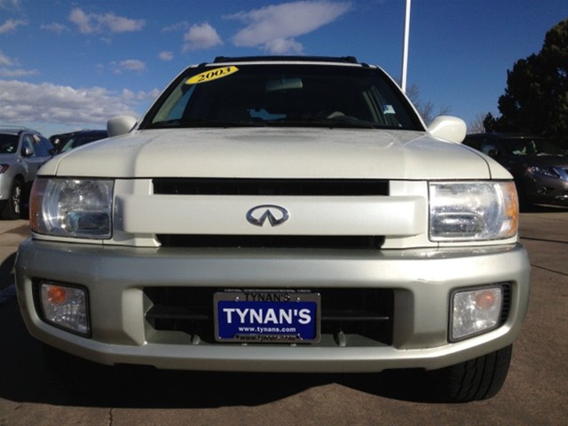 Infiniti QX4 2003 photo 4