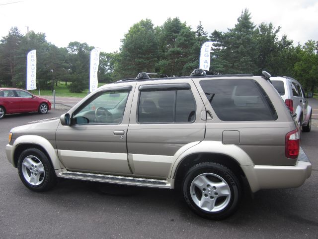 Infiniti QX4 2003 photo 4