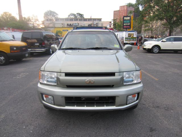 Infiniti QX4 2003 photo 4