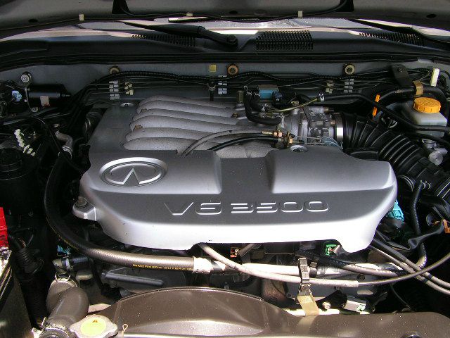 Infiniti QX4 2003 photo 10