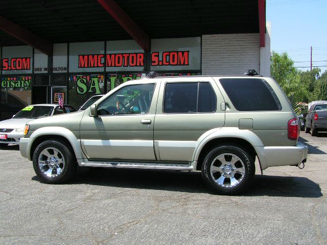 Infiniti QX4 2003 photo 4