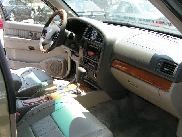 Infiniti QX4 2003 photo 7