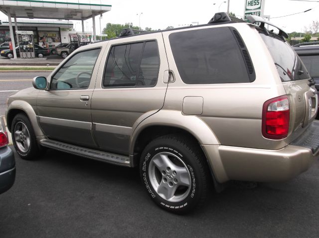 Infiniti QX4 2014 photo 3