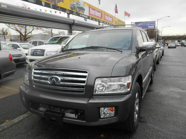 Infiniti QX56 2004 photo 2