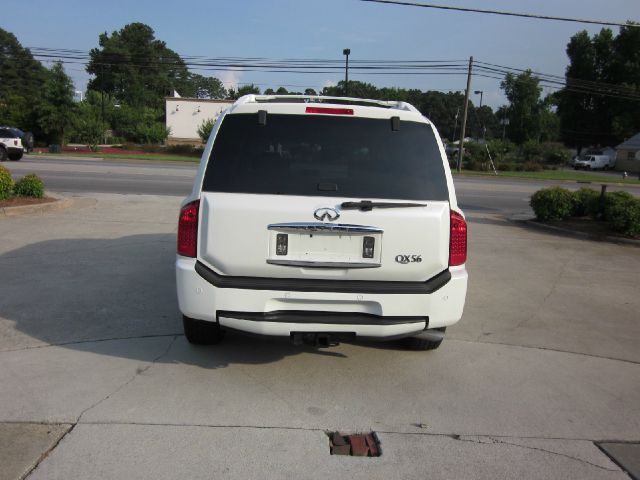 Infiniti QX56 2004 photo 1