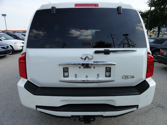 Infiniti QX56 2005 photo 2