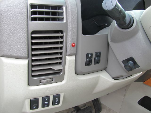 Infiniti QX56 EX - DUAL Power Doors SUV