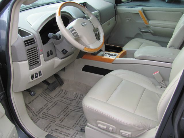 Infiniti QX56 2005 photo 12