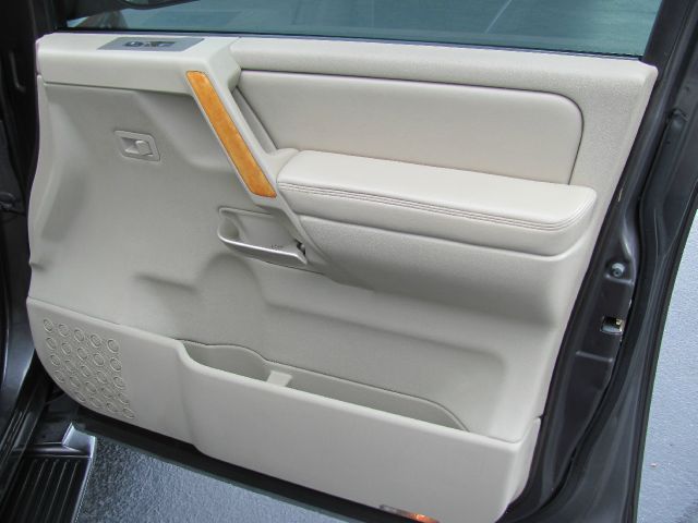 Infiniti QX56 2005 photo 17