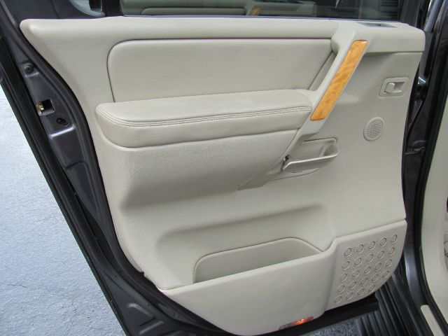 Infiniti QX56 2005 photo 22