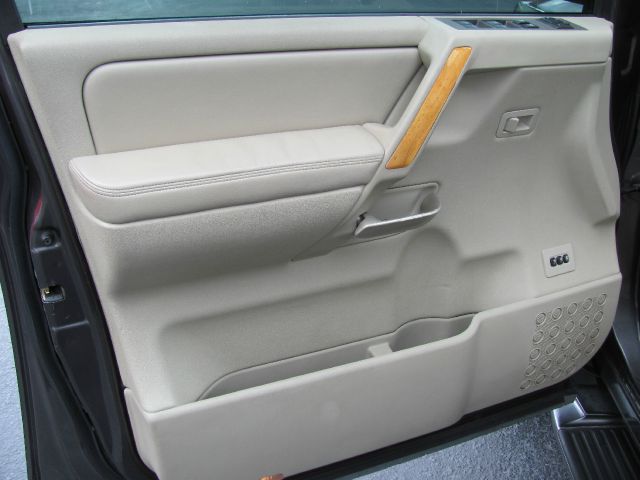 Infiniti QX56 2005 photo 26