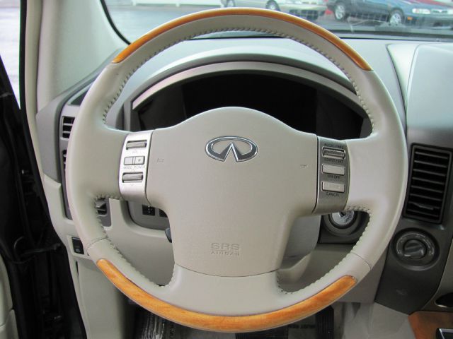 Infiniti QX56 2005 photo 30