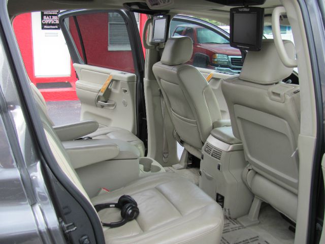 Infiniti QX56 2005 photo 38
