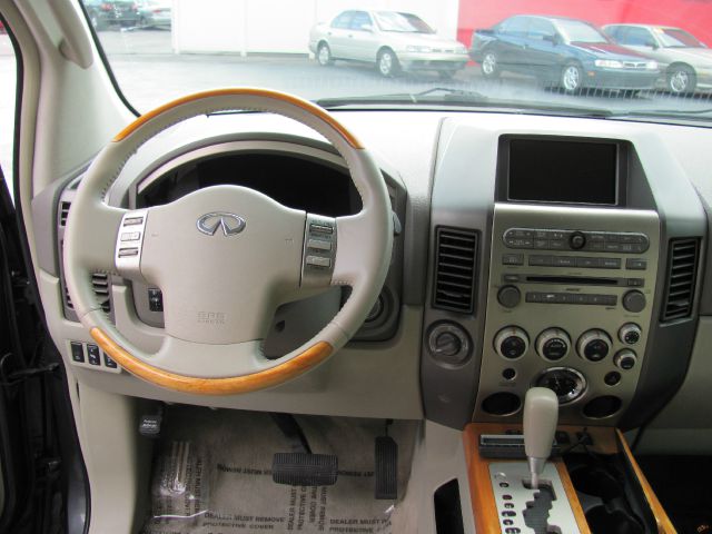 Infiniti QX56 2005 photo 39