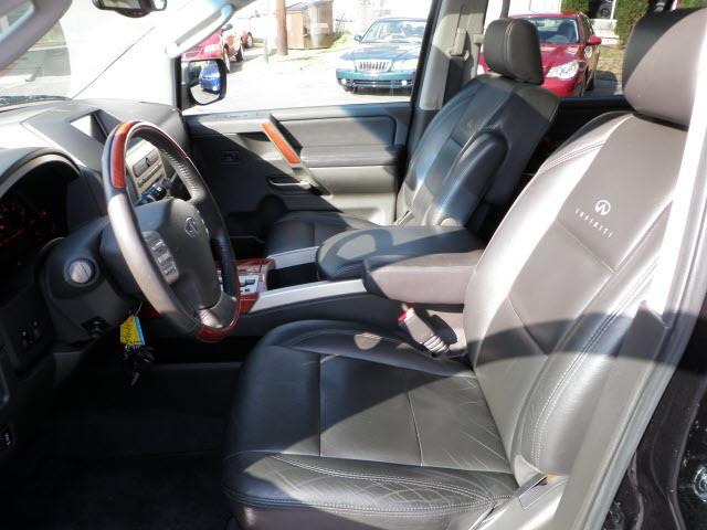 Infiniti QX56 2005 photo 2