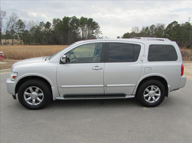 Infiniti QX56 2005 photo 1