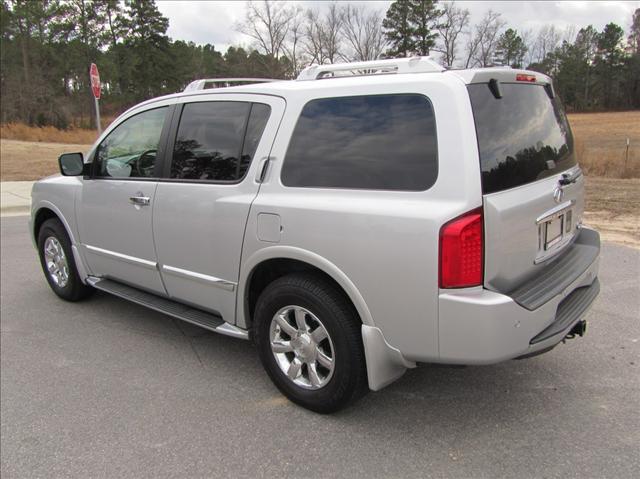 Infiniti QX56 2005 photo 2