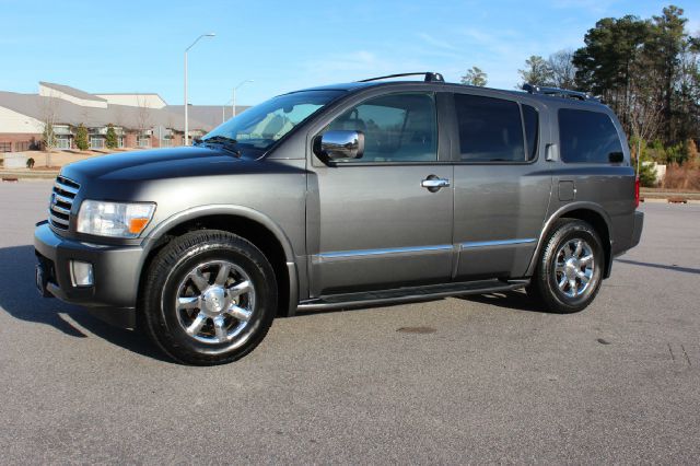 Infiniti QX56 2006 photo 1