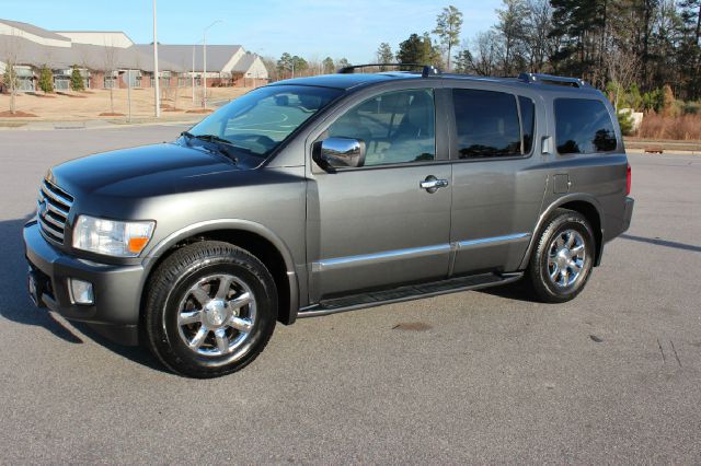 Infiniti QX56 2006 photo 2
