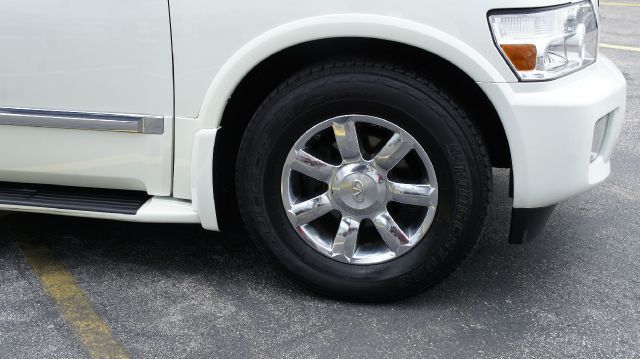 Infiniti QX56 5.6S SUV