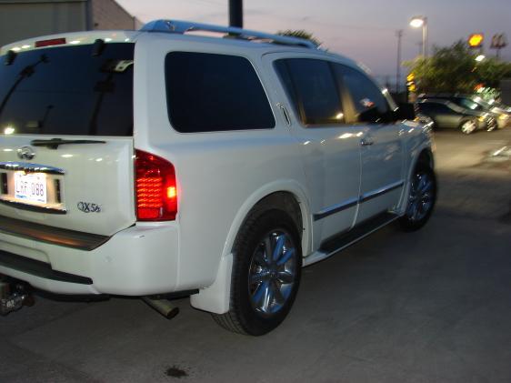 Infiniti QX56 2008 photo 2