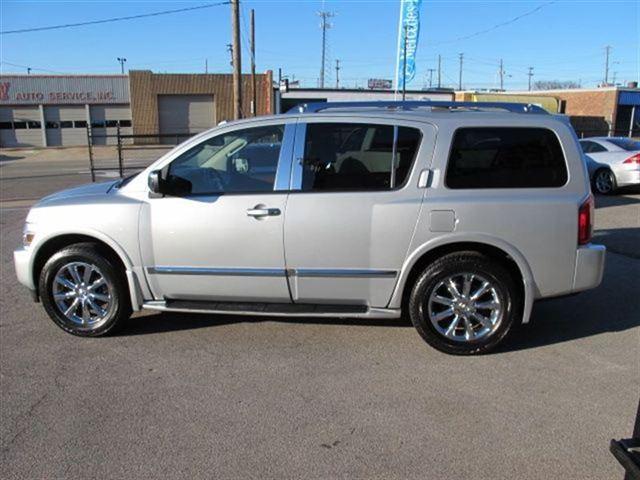 Infiniti QX56 2008 photo 4