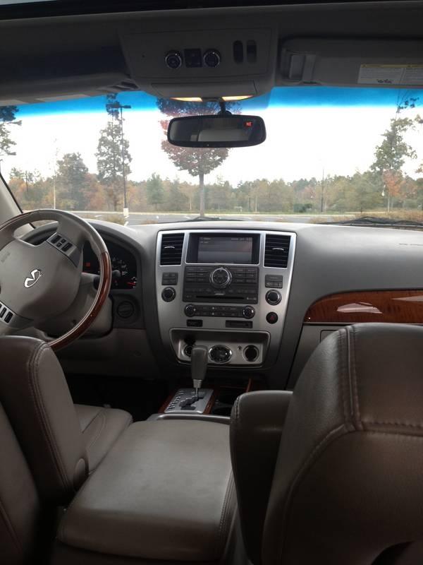Infiniti QX56 2008 photo 2