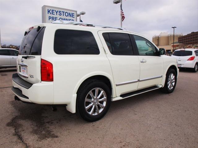 Infiniti QX56 2008 photo 2