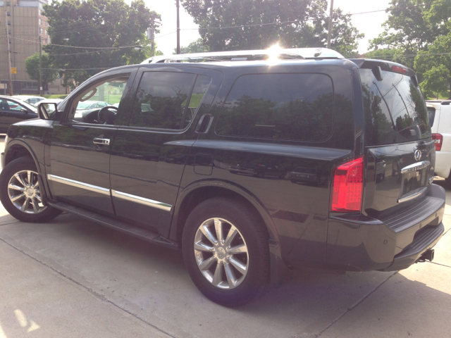 Infiniti QX56 EX - DUAL Power Doors SUV