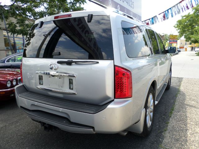Infiniti QX56 2010 photo 3