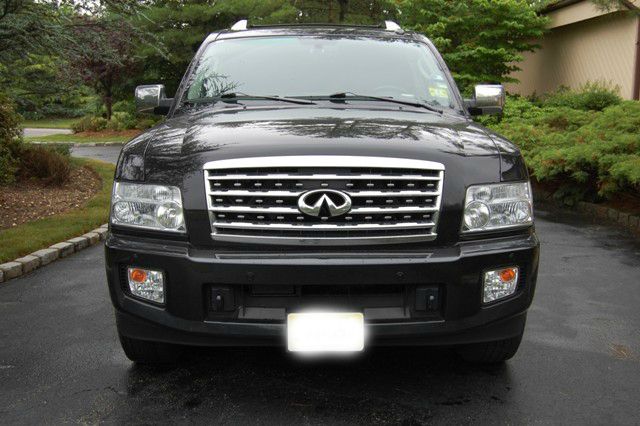 Infiniti QX56 2010 photo 2