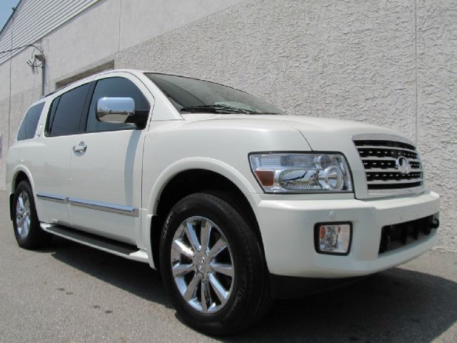 Infiniti QX56 EX - DUAL Power Doors SUV