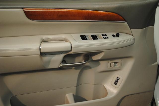 Infiniti QX56 2010 photo 15