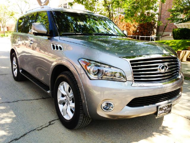 Infiniti QX56 2011 photo 1