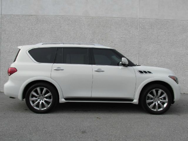 Infiniti QX56 2011 photo 1