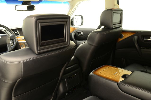 Infiniti QX56 2011 photo 1