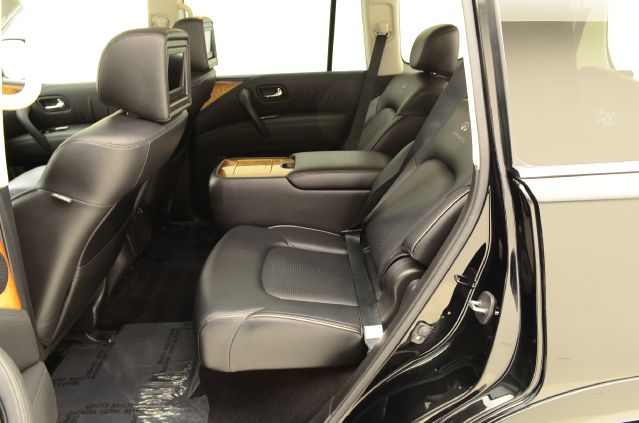 Infiniti QX56 2011 photo 15