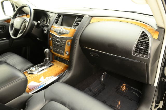 Infiniti QX56 2011 photo 6