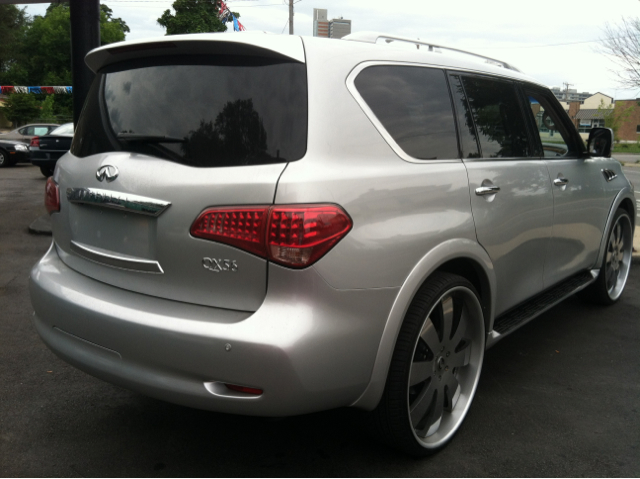 Infiniti QX56 2011 photo 2