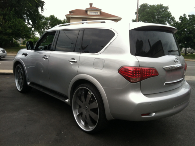 Infiniti QX56 2011 photo 3