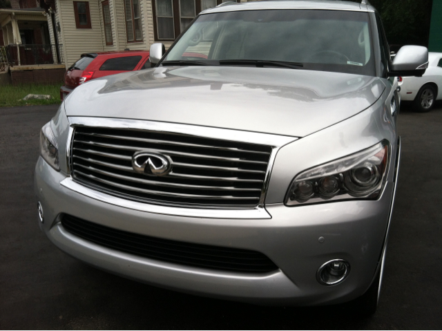 Infiniti QX56 2011 photo 4