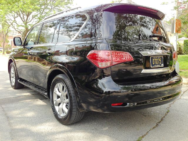 Infiniti QX56 2011 photo 4