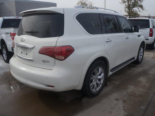 Infiniti QX56 2011 photo 2