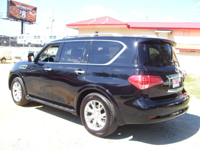 Infiniti QX56 2011 photo 1