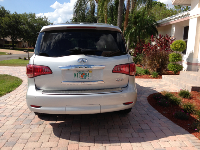 Infiniti QX56 2012 photo 21
