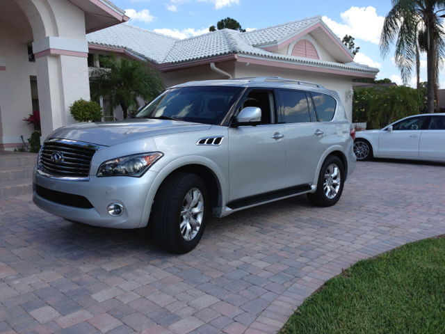 Infiniti QX56 2012 photo 23